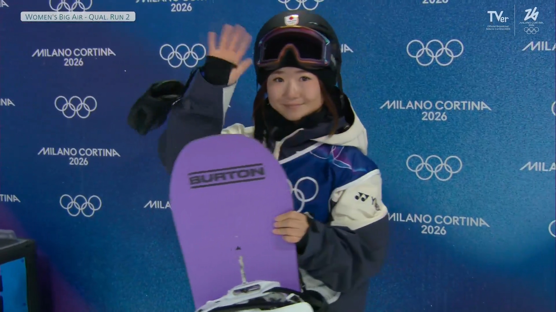 岩渕麗楽 母が見守る中 板を掴む好ジャンプ！スノーボード女子