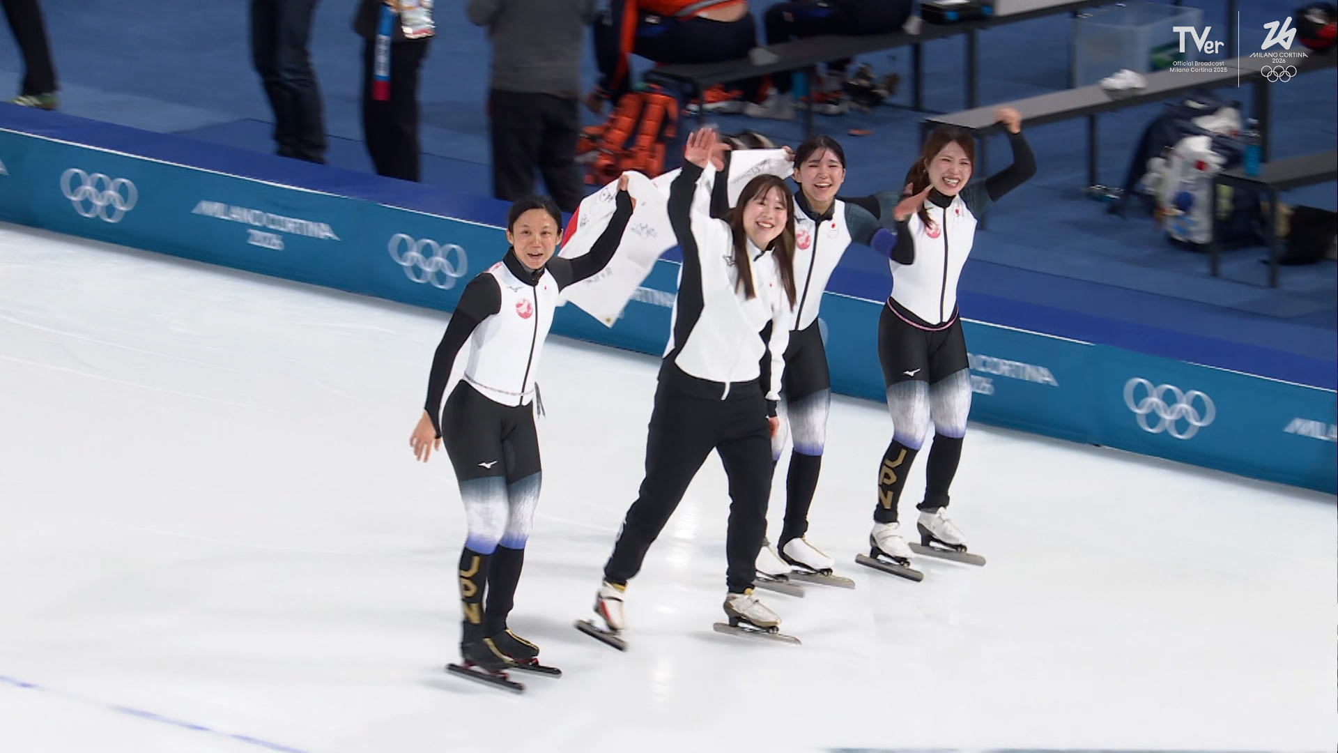 高木美帆 通算10個目となるメダルを獲得！高木菜那が解説席から激励